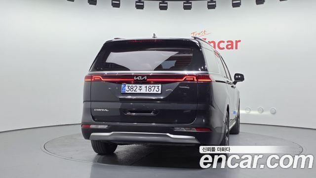Kia Canival 2023 — photo 4