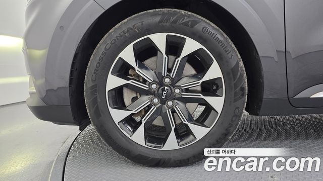Kia Canival 2023 — photo 5
