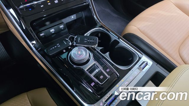 Kia Canival 2023 — photo 9