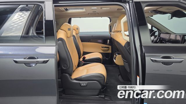 Kia Canival 2023 — photo 11