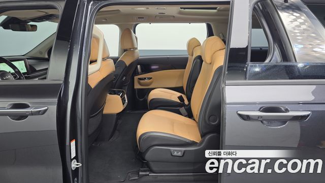 Kia Canival 2023 — photo 12