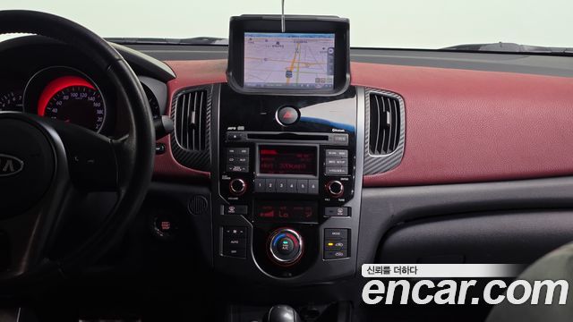 Kia Porte 2010 — photo 12