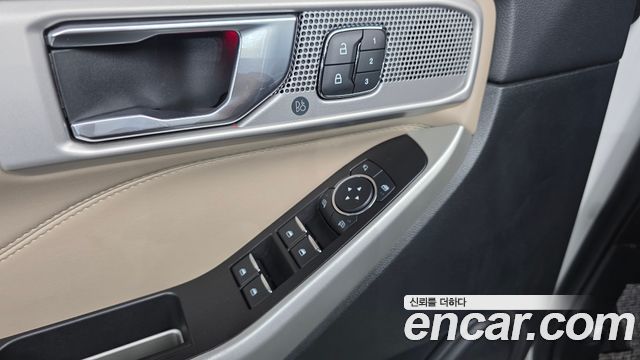 Ford Explorer 2021 — photo 11