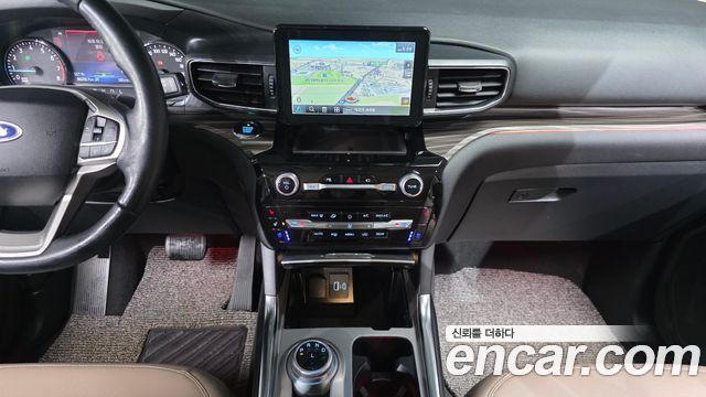 Ford Explorer 2021 — photo 13