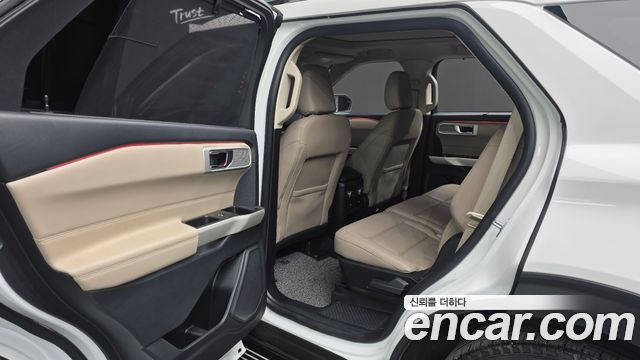 Ford Explorer 2021 — photo 15