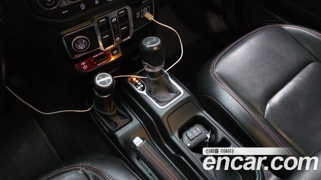 Jeep Wrangler 2020 — photo 12