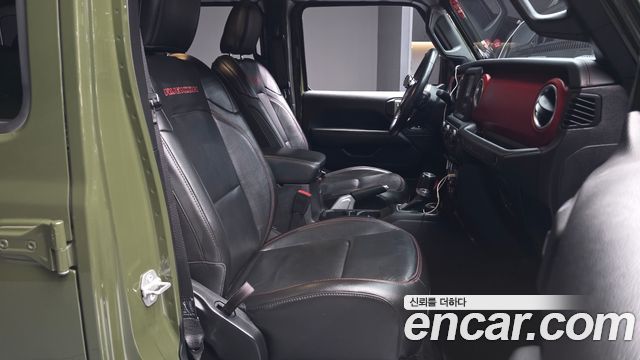 Jeep Wrangler 2020 — photo 17