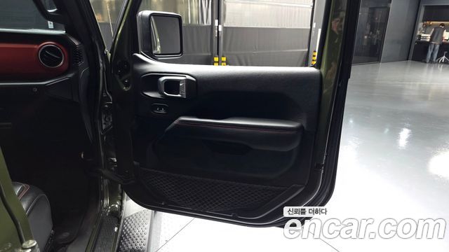 Jeep Wrangler 2020 — photo 14