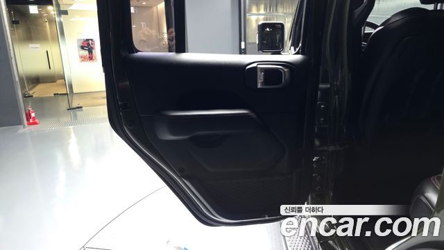 Jeep Wrangler 2020 — photo 15