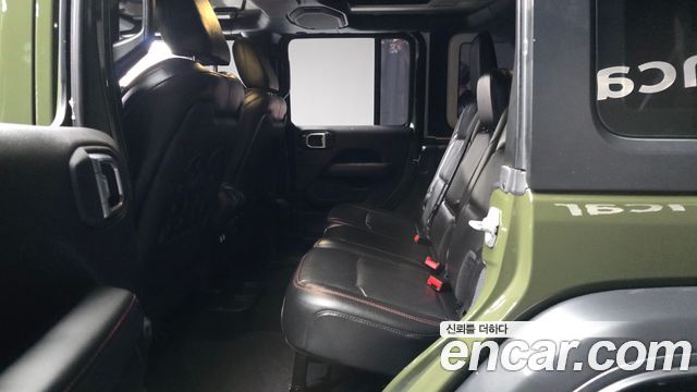Jeep Wrangler 2020 — photo 16