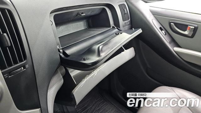 Hyundai Starex 2014 — photo 27