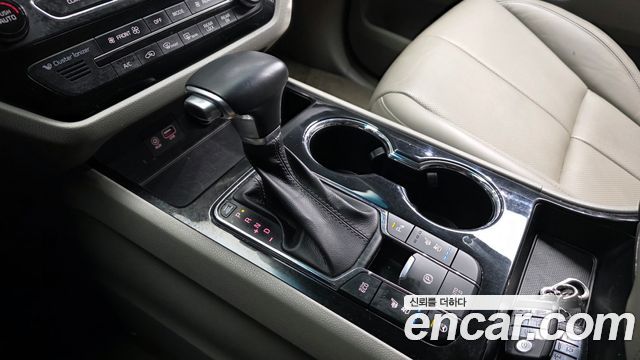Kia Canival 2019 — photo 9