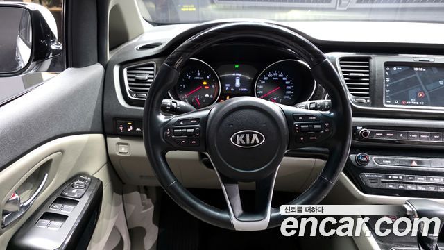 Kia Canival 2019 — photo 14