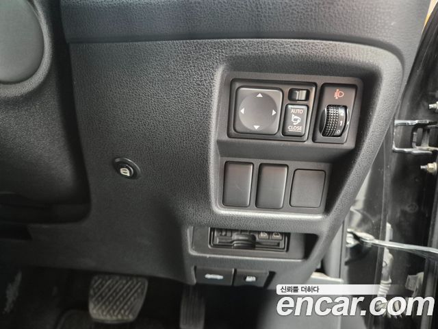 Nissan Juke 2010 — photo 11