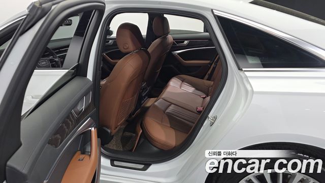 Audi A6 2020 — photo 17