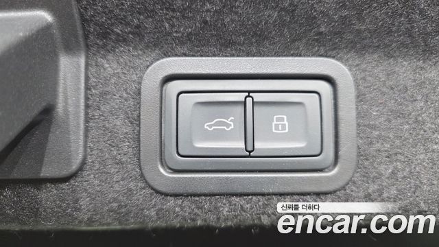 Audi A6 2020 — photo 27