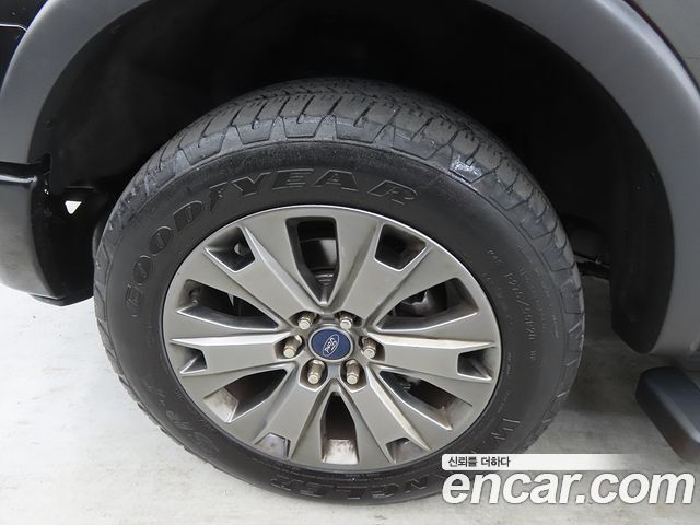 Ford F150 2012 — photo 17