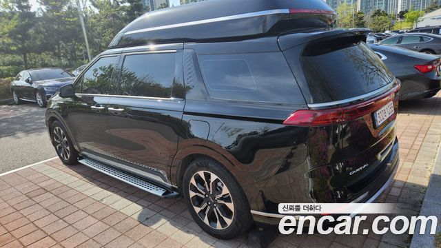 Kia Canival 2022 — photo 8