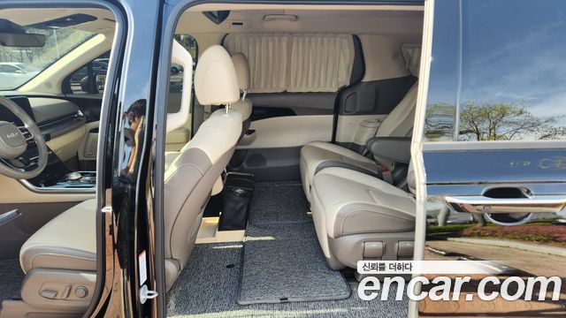 Kia Canival 2022 — photo 17