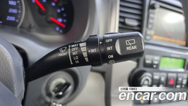 Kia Canival 2013 — photo 28