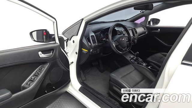 Kia K3 2017 — photo 10