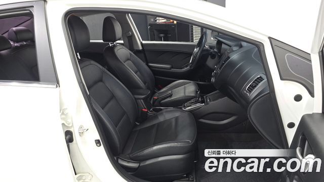 Kia K3 2017 — photo 11