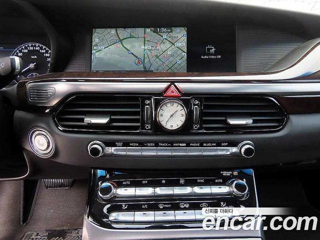 Genesis EQ900 2016 — photo 13