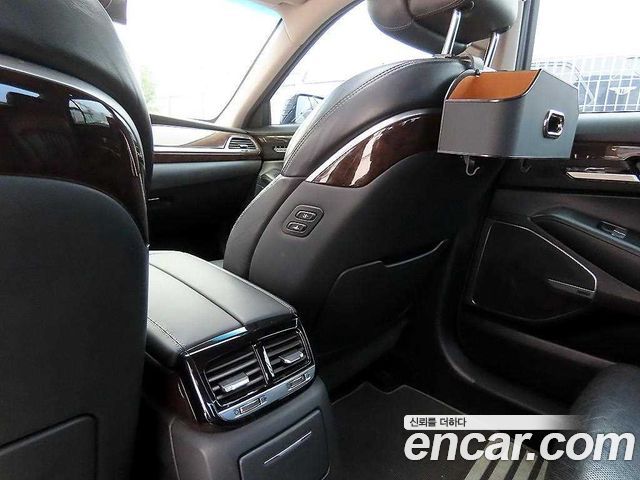 Genesis EQ900 2016 — photo 16