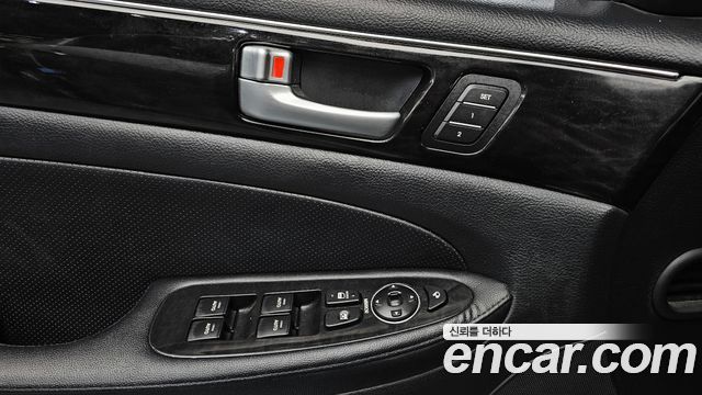 Hyundai Genesis 2013 — photo 13