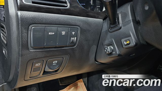 Hyundai Genesis 2013 — photo 14