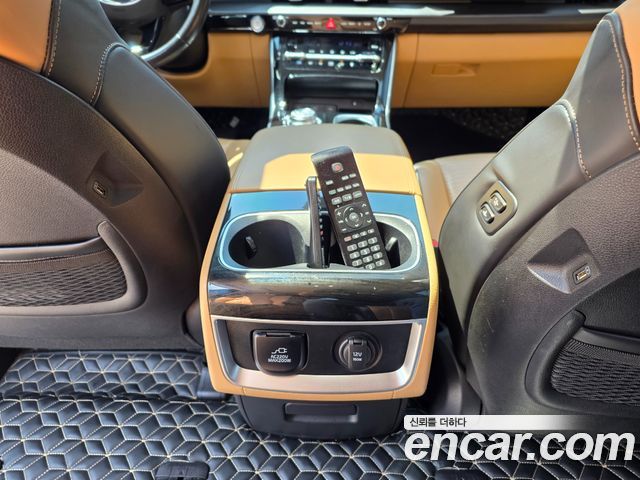 Kia Canival 2022 — photo 18