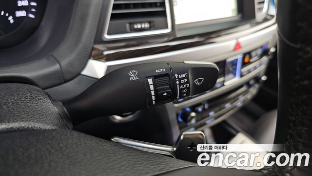 Genesis G80 2017 — photo 24