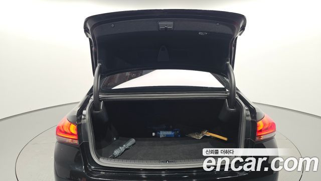 Genesis G80 2017 — photo 26