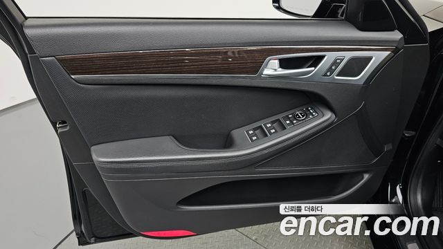 Genesis G80 2017 — photo 14