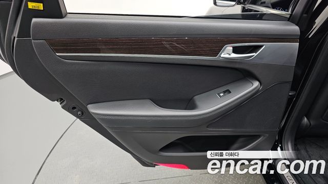 Genesis G80 2017 — photo 15