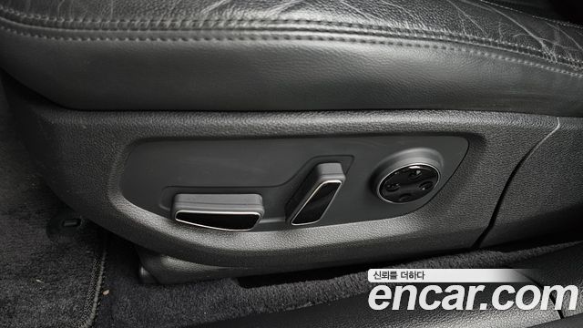 Genesis G80 2017 — photo 31
