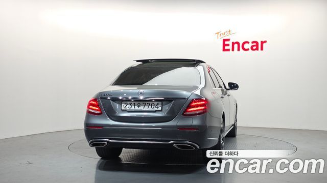 Mercedes-Benz E-Class 2019 — photo 4