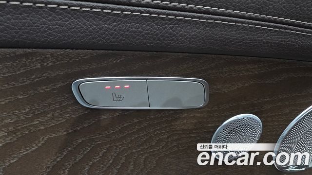 Mercedes-Benz E-Class 2019 — photo 23