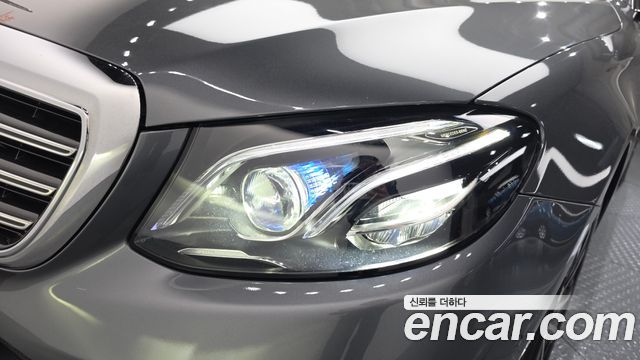 Mercedes-Benz E-Class 2019 — photo 8