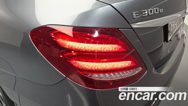 Mercedes-Benz E-Class 2019 — photo 9