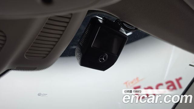 Mercedes-Benz E-Class 2019 — photo 27