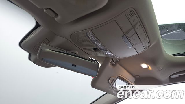 Mercedes-Benz E-Class 2019 — photo 28