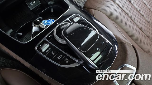Mercedes-Benz E-Class 2019 — photo 31