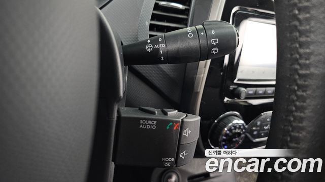 Renault Korea QM3 2015 — photo 17