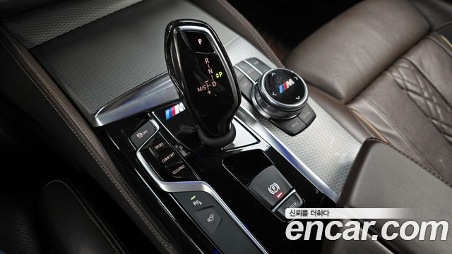 BMW 5-Series 2019 — photo 9