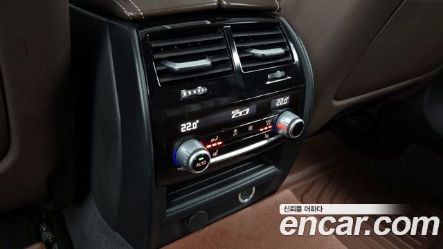 BMW 5-Series 2019 — photo 18
