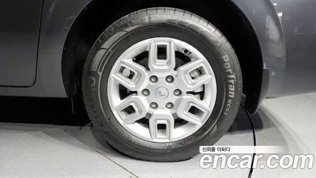 Hyundai Staria 2022 — photo 7