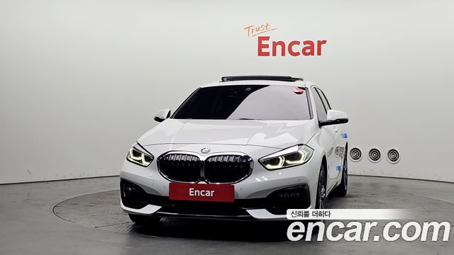 BMW 1-Series 2021 — photo 3