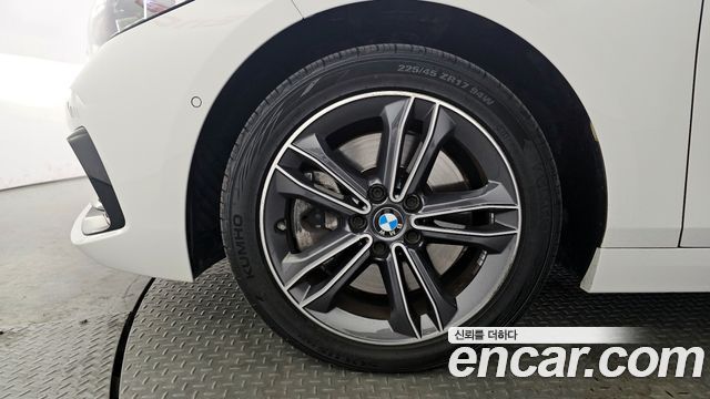BMW 1-Series 2021 — photo 5