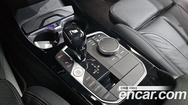 BMW 1-Series 2021 — photo 9
